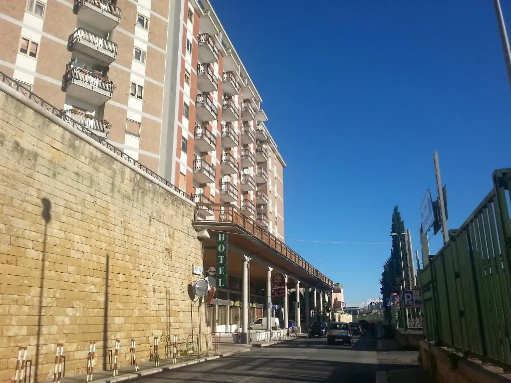 Hotel L'Approdo Brindisi 3*,